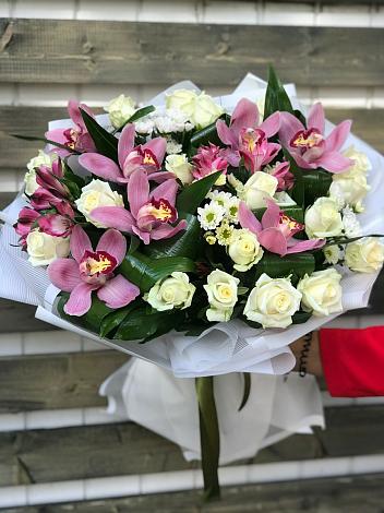 Букет цветов из: Розы и Хризантемы в Никологоры