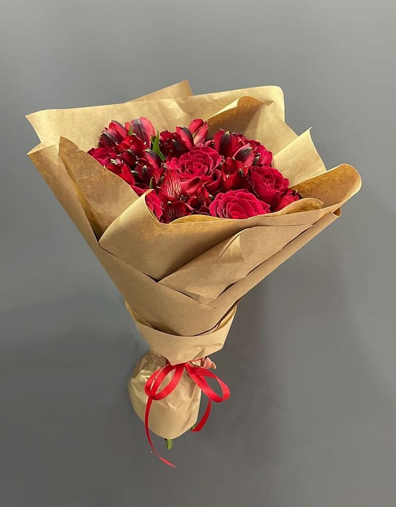 Букет цветов из: Альстромерии и Розы в Никологоры