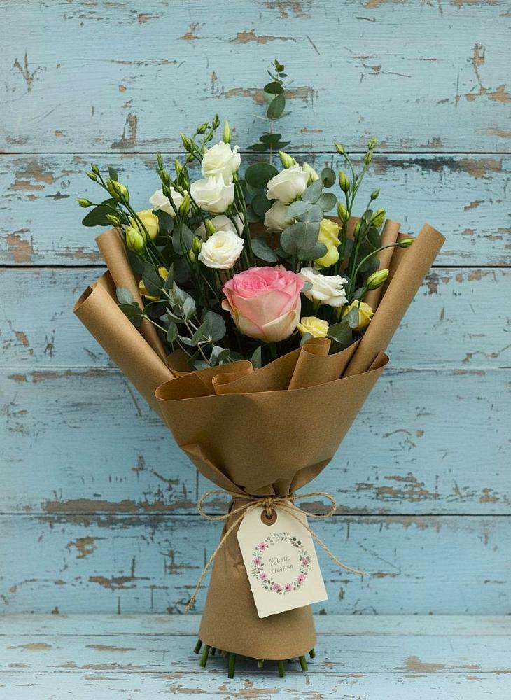 Букет цветов из: Розы и Лизиантусы в Никологоры