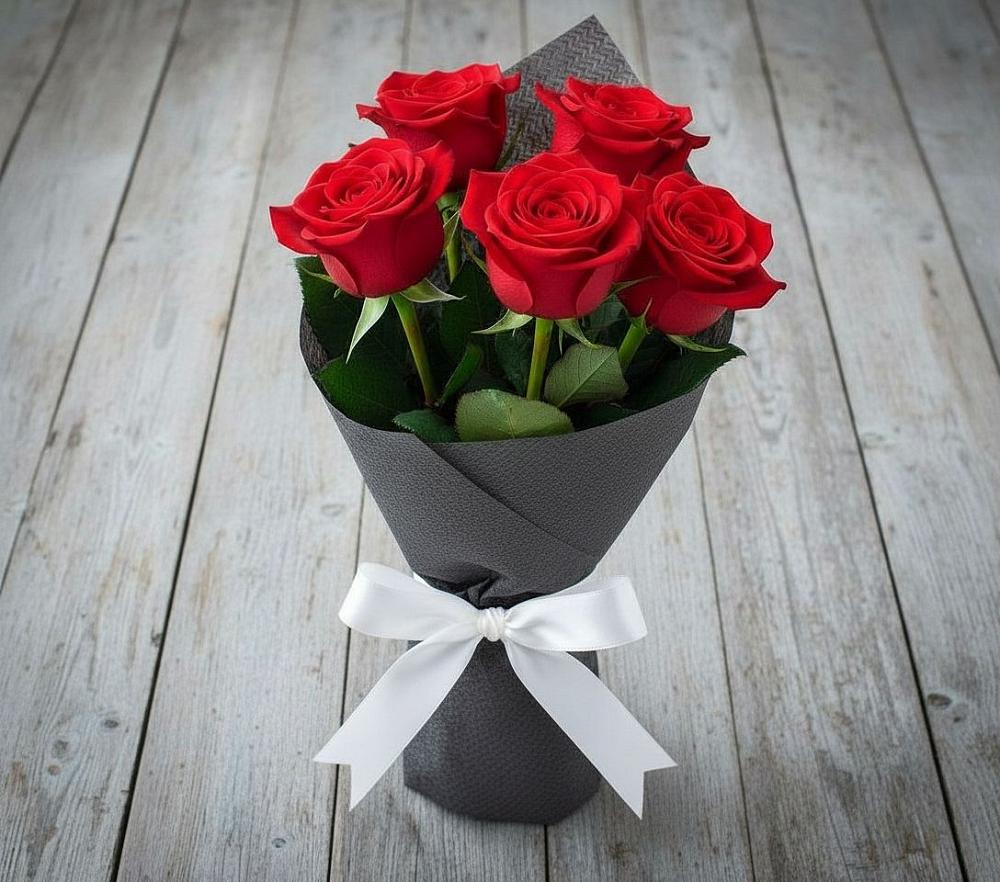 Букет 5 Красных роз Эдлесс Лав в Никологоры