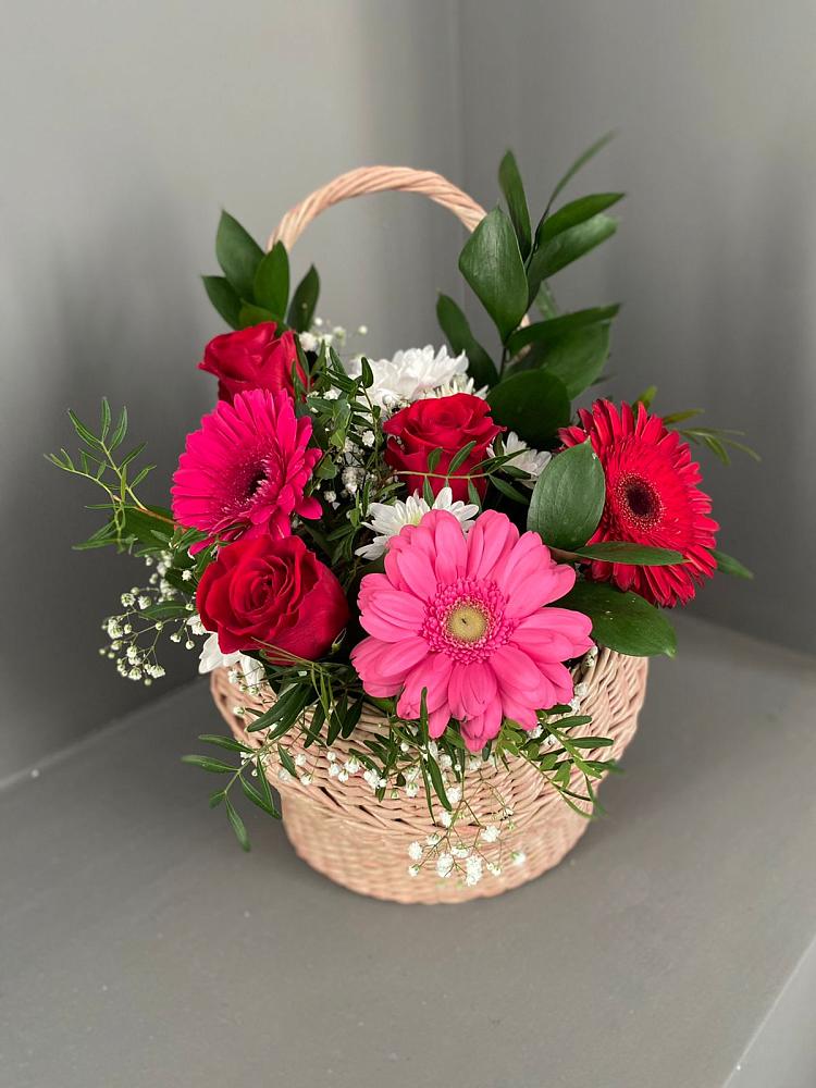 Цветочная композиция из Розы, Хризантемы и Герберы в корзине в Никологоры