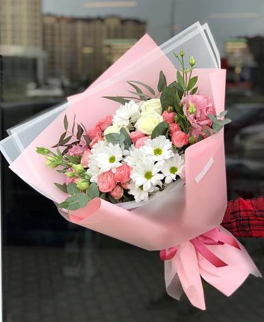 Букет цветов из: Розы, Лизиантусы и Хризантемы в Никологоры
